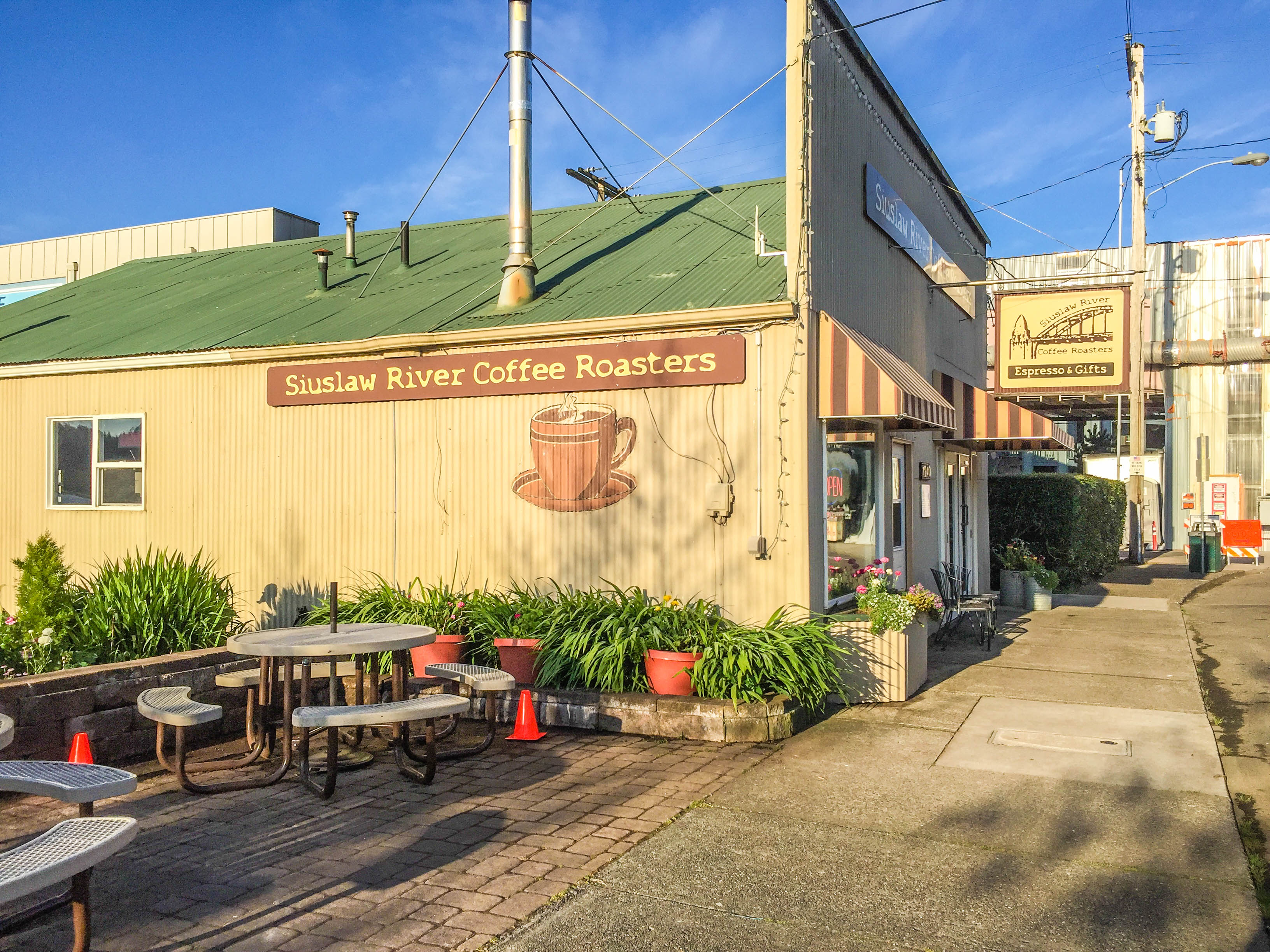 Guide to Florence Oregon: Siuslaw River Coffee Roasters