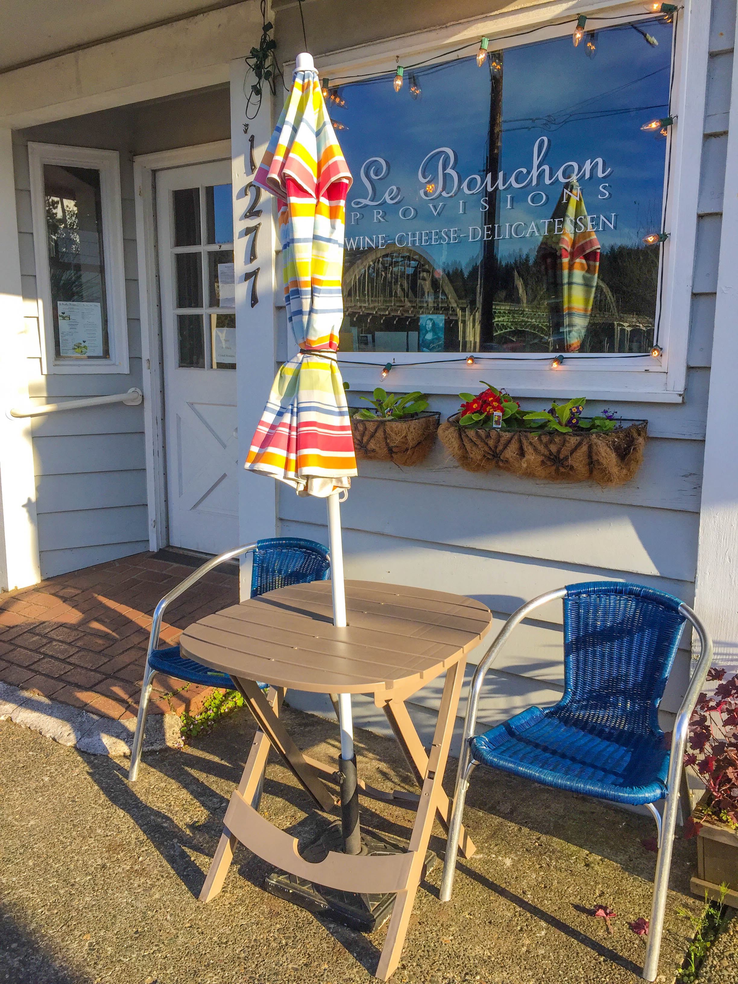 Guide to Florence Oregon: Le Bouchon