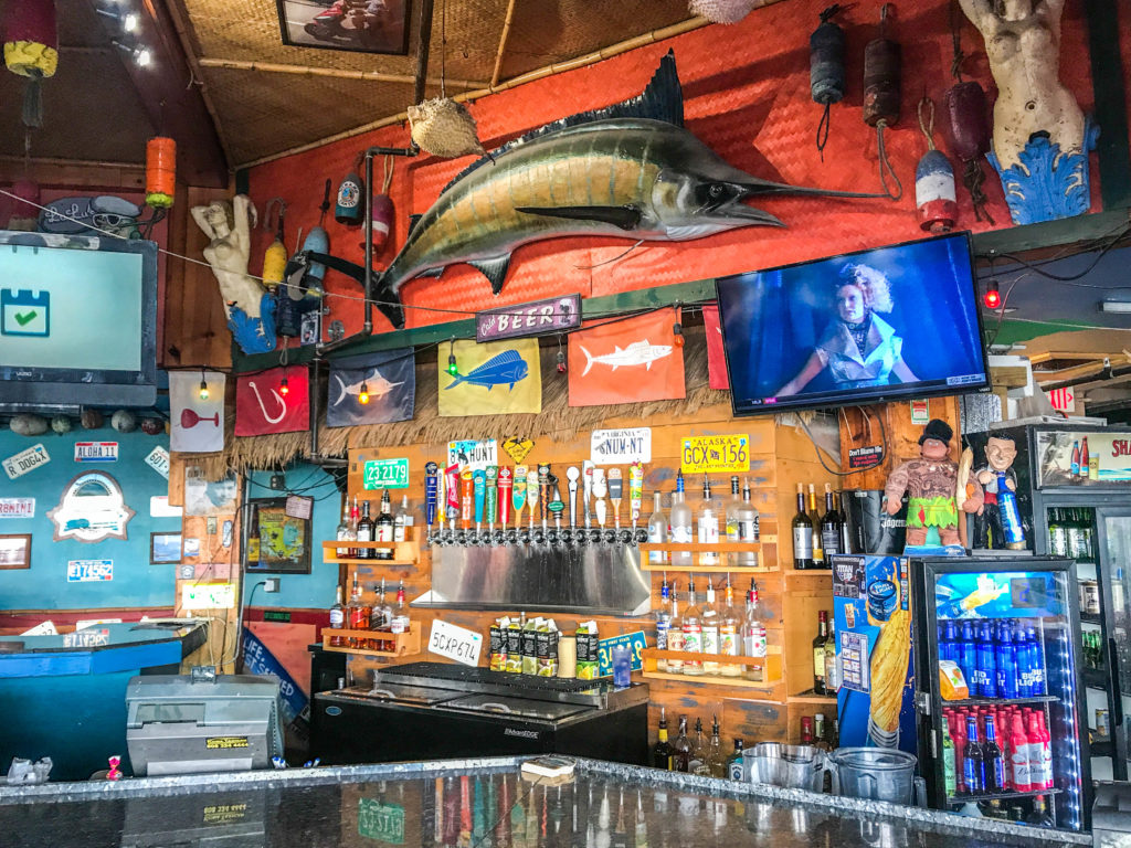 Lavern's Sport's Bar - The Best Bars in Kona, Hawaii ...