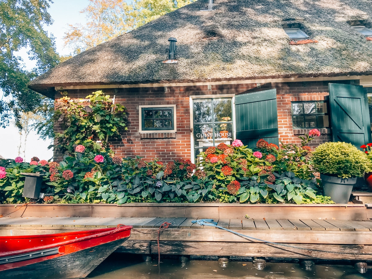 Tips For Visiting Giethoorn: The Dutch Village Without Roads
